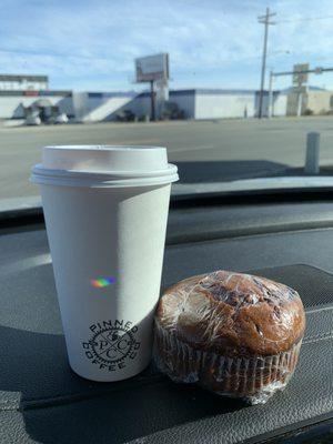 16oz hot Oat milk latte with cinnamon and a chocolate muffin