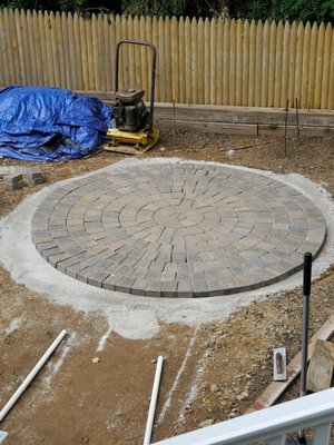 Cambridge Round Table Circle Kit in toffee/onyx