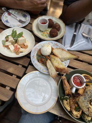 FRITTO MISTO DI MARE, ARINCINI, BURATTA, INSALATA CAPRESE