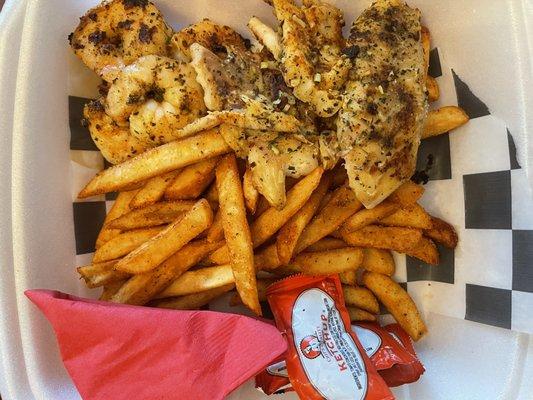 Blackened shrimp and fish platter (with Old Bay seasoned fries)