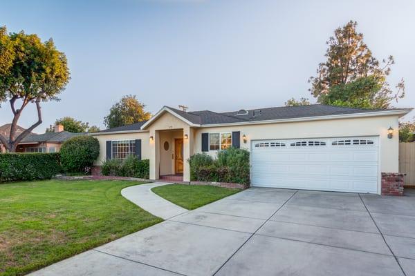 Come see this Biloxi home, in the heart of Toluca Lake!