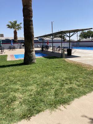 Great kiddy pool with plenty of shady areas to enjoy the pool.