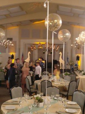 Temple Emanu-El. Decor and Styling by Dina's Sweet Creations Events & Parties http://www.dinassweetcreations.com/