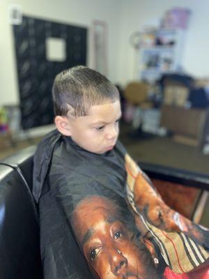 Kid haircut w/design