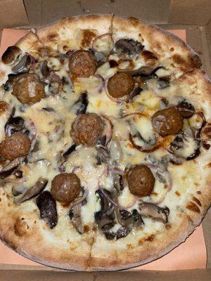 12 Quattro Formaggi (added beef meatballs, grilled onions and wild mushrooms)