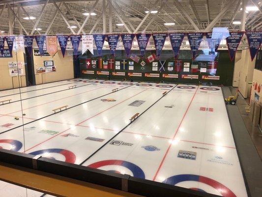 Curling lanes