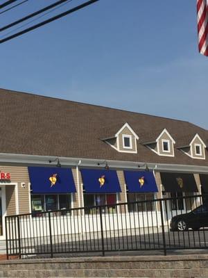 Lumpy's Liquors of Millis -- 969 Main Street / Route 109, Millis        Exterior