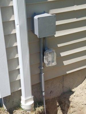 Outdoor receptacles