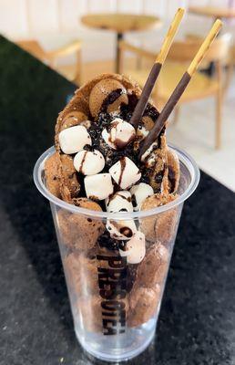 Chocolate bubble waffle