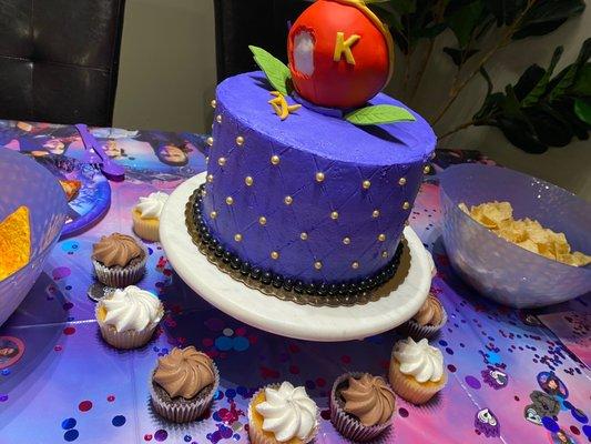 Disney Descendants birthday cake