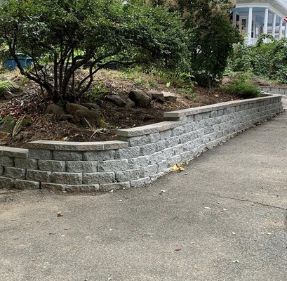 Retaining wall