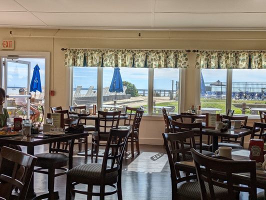 AM Dining Room, views of the beach and seaside