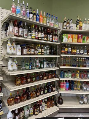 Neighborhood Food Liquor & Tobacco- Cedar Rapids-1601 6th St SW