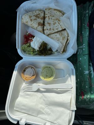 Chicken quesadilla/ quesadilla de pollo