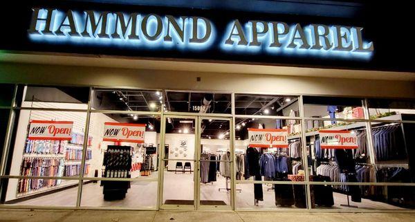 Hammond Apparel is locally, and family owned and operated in Lake Oswego. We opened our doors November 2023.