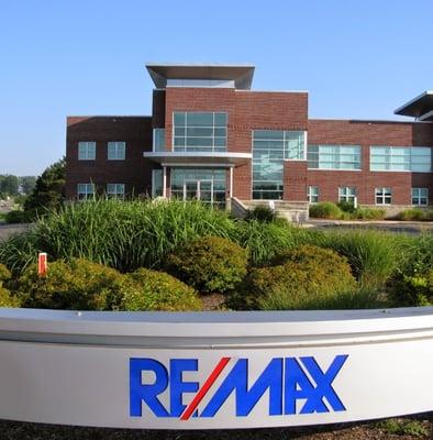 RE/MAX Centre Realty