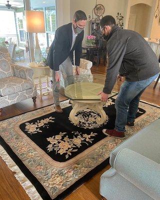 We carefully take care of surrounding furniture while showing rugs in home so you can see the handwovens in their highest beauty.