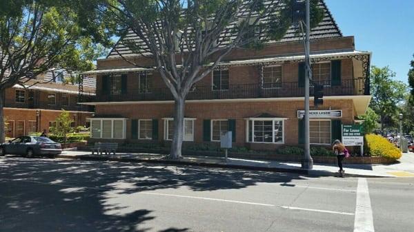 Dr. Sandra Greenberg's building on Green St. in Pasadena.