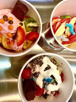 What a fun yogurt shop | So many toppings