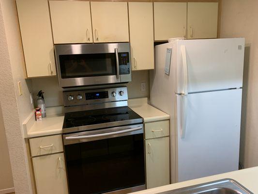 Before Remodel - old kitchen cabinets