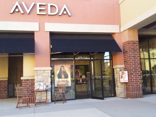 Our AVEDA Experience Center at Jefferson Pointe Shopping Mall is interested in your Wellbeing and Beauty Care needs. STOP IN!