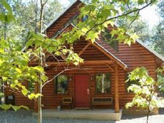 Rising Star Cabin-2 bedrm, WIFI, hot tub, pet friendly