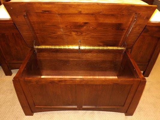 Amish Cedar-Lined Blanket Chest