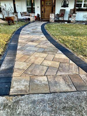 Catalina grana path with Charcoal Holland Stone Border