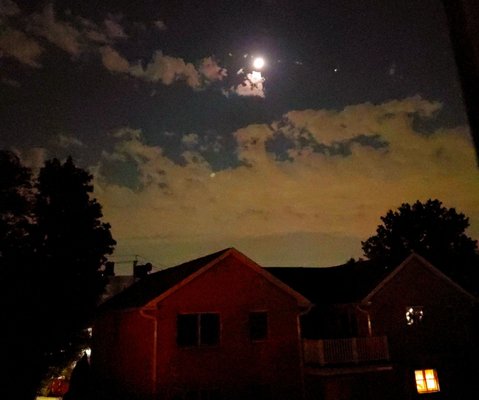 The celestial trio of Saturn, Jupiter and the moon - (10/15/2021)