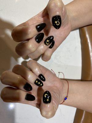 Mia amazing salem themed nails