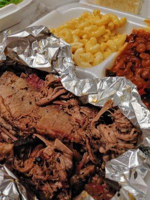 Brisket dinner with baked beans and Mac n' cheese