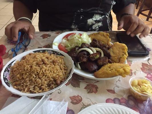 Griot order with rice and plantains