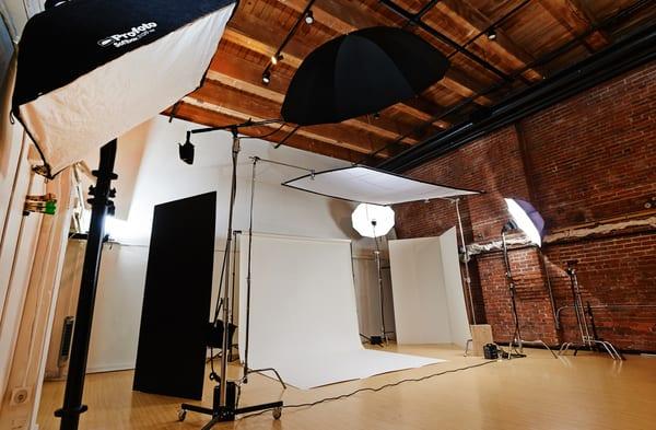 Photo studio Seattle - Flutter Studios, still photography set-up