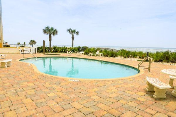 Oceanfront Pool & Hot Tub!