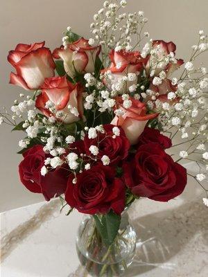 red and white roses (a dozen)