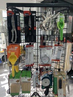 Shears, lime and lemon squeezer, thermometers and more