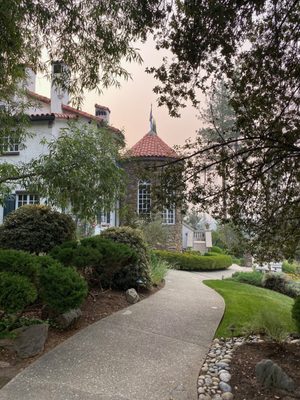 Chateau du Sureau hotel grounds