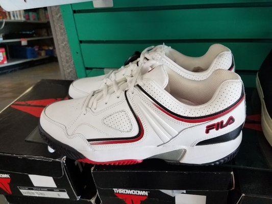 Fila shoes size 11
$27