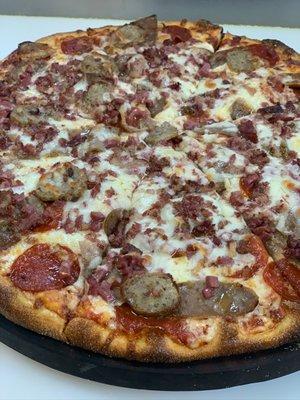 Meatlover pizza
Beef sausage, beef bacon, beef pepperoni, beef meatball, turkey ham