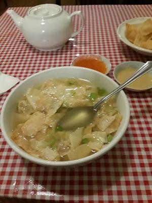 Large wonton soup!