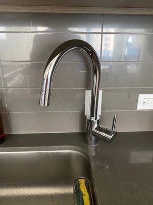 Grohe sink pulldown hose fixed