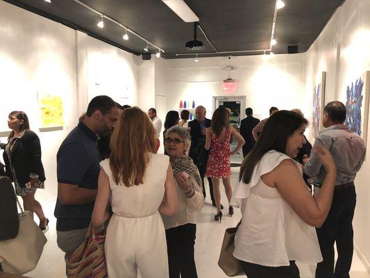 Exposiciones de arte. Alquilamos el local para que Expongas tus creaciones