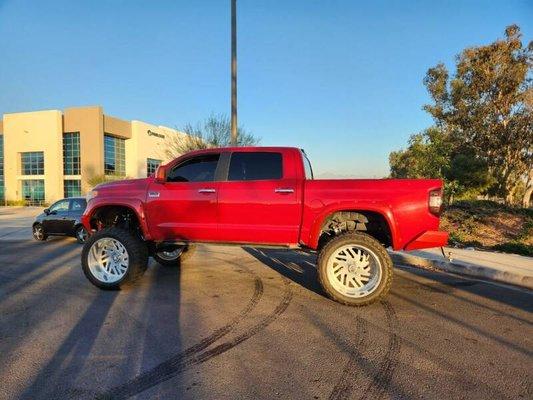 2017 TOYOTA TUNDRA