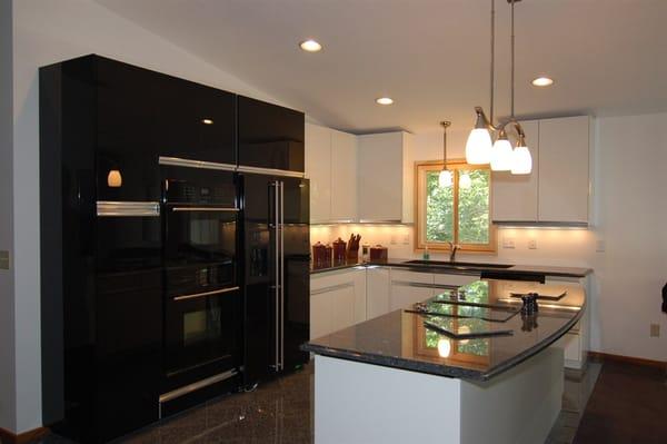 Gloss Acrylic full access kitchen, Eden Prairie, MN