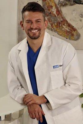 Dr. Arkadi Razoumovich, DDS