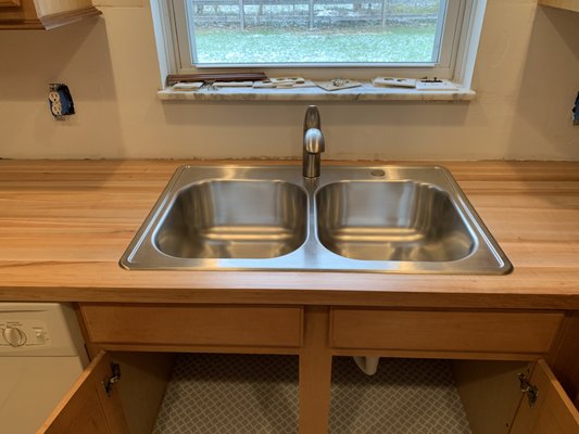 Kitchen sink installation