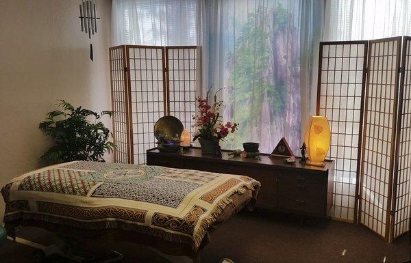 A quiet and tranquil treatment room.