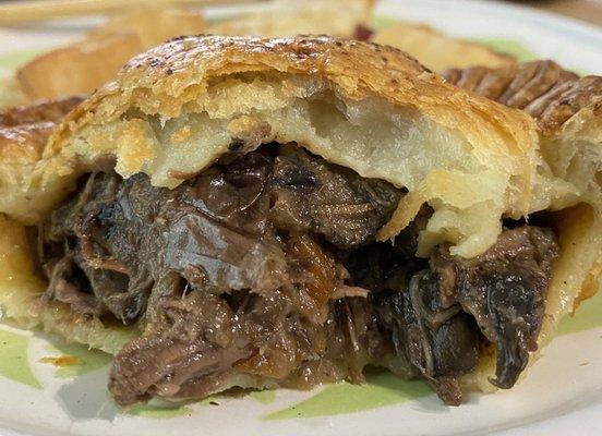 Cross section of the Guinness steak pie post air fryer.