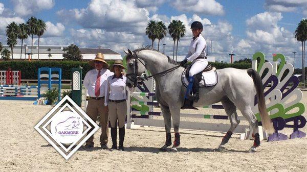 Sophie Sacagiu & Apollo II win the Low Adult Classic !