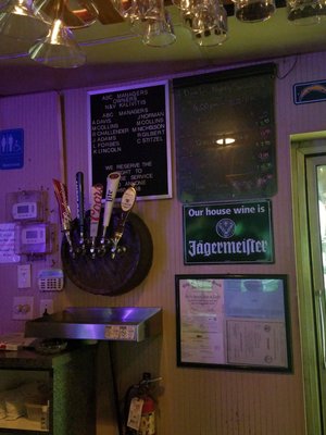 Ike Sportz Bar & Grill